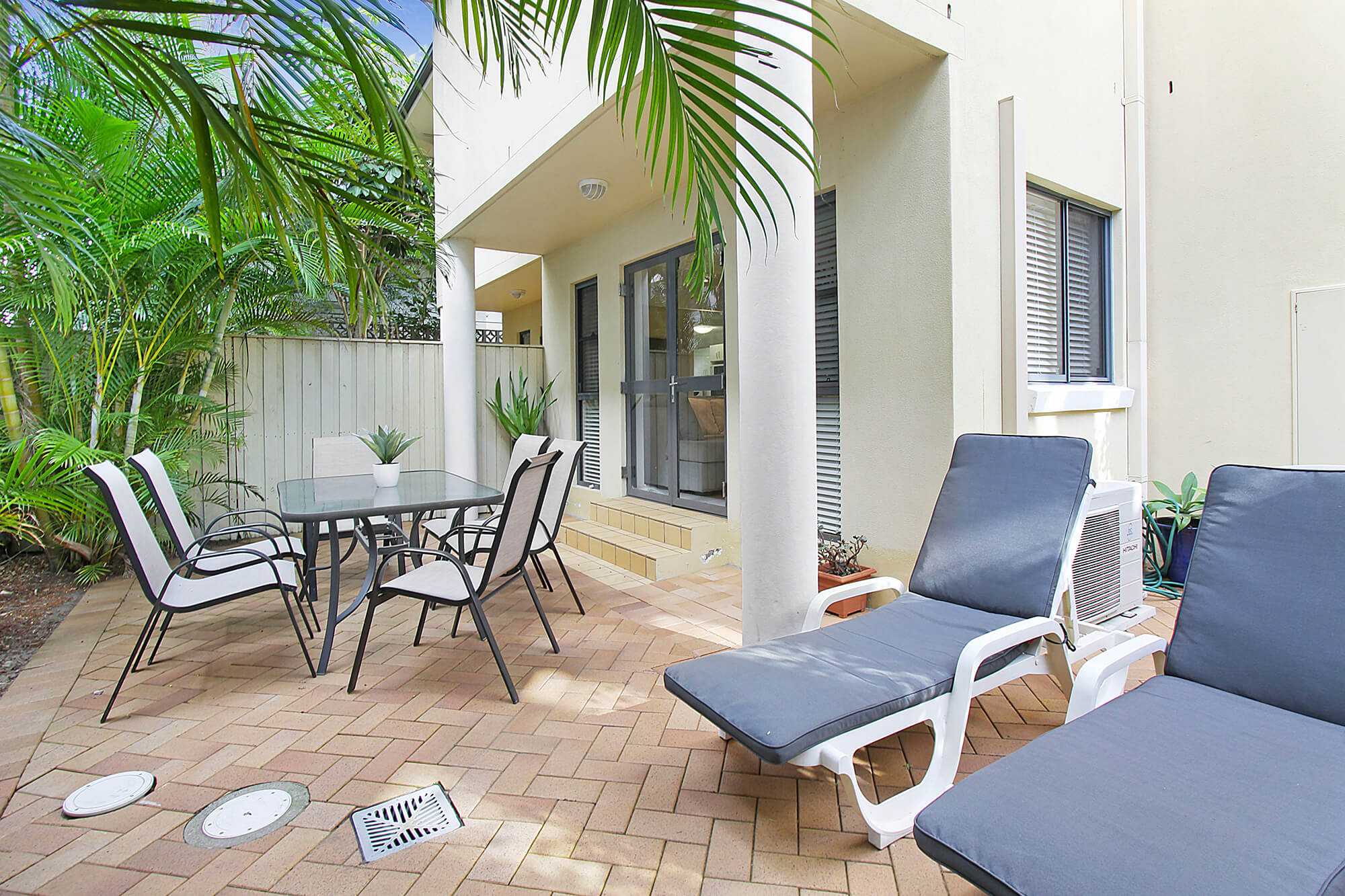 Pine Court – Standard 2 bedroom – Units 5 & 6 | Manly Surfside Holiday